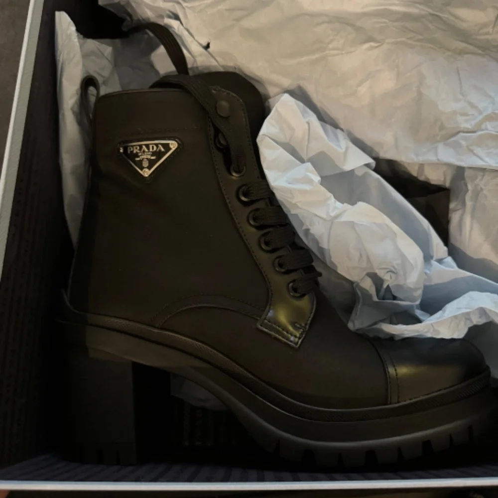 Prada boots - Picture 2 of 8
